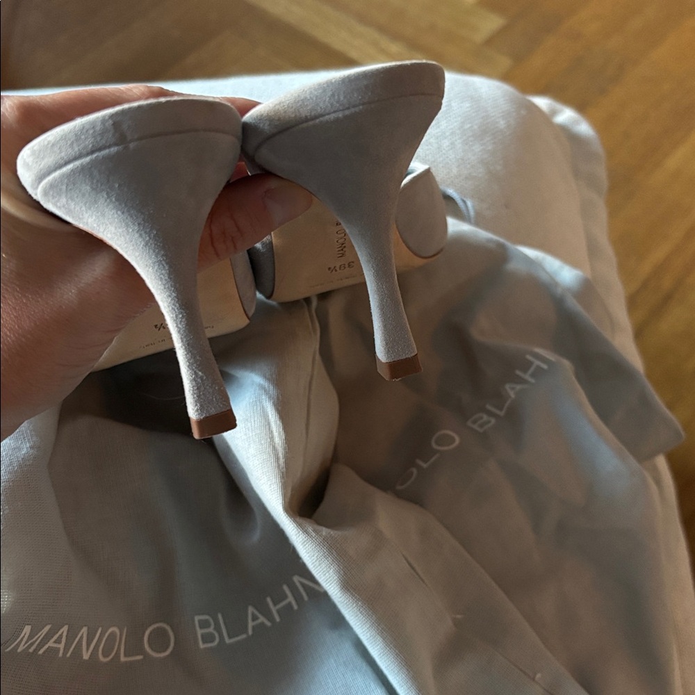 EUC Manolo Blahnik suede Maysale pumps, size 39.5 - Picture 4 of 4